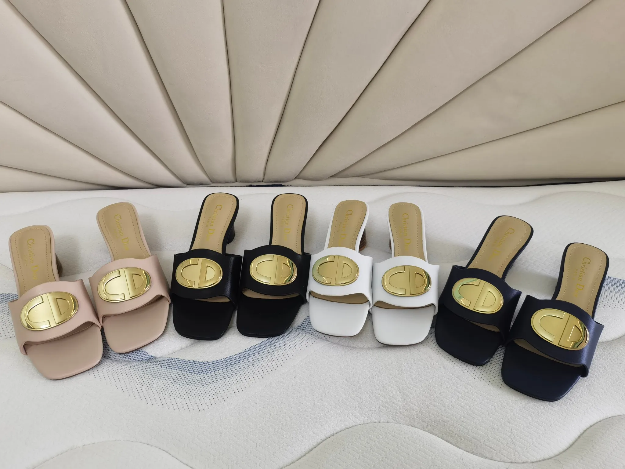 👟👟Ex-factory price 340👟👟 Genuine leather sole +40 Dior 2024 summer catwalk model shipped, heel height 6 cm, four colors available, black, white, apricot, blue, size 35-43